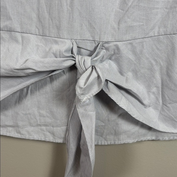 ☀️Banana Republic Front Tie Top - Picture 4 of 4